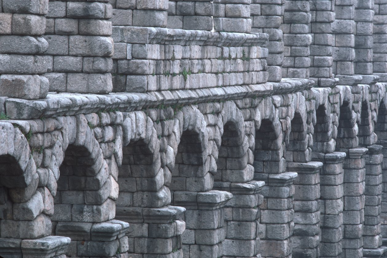 Uitzicht op het Romeinse aquaduct door Roman