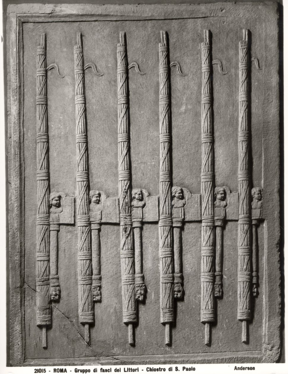 Reliëf met een groep lictors fasces door Roman Roman