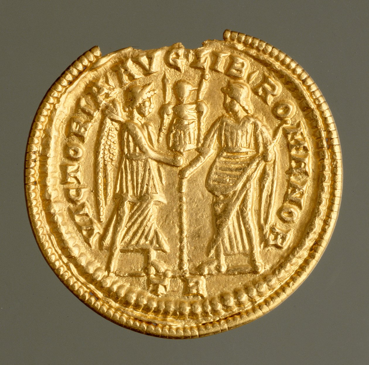 Solidus van Magnentius, gevonden in Kirchberg, ca. 350-353 door Roman Roman