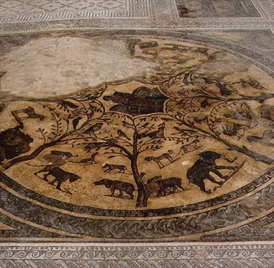 Wilde dieren, Romeins mozaïek uit het Huis van Orpheus, 3e eeuw n.Chr. door Roman Roman