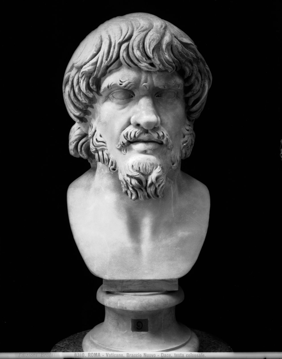 Buste van gevangene Dace (marmer) door Roman