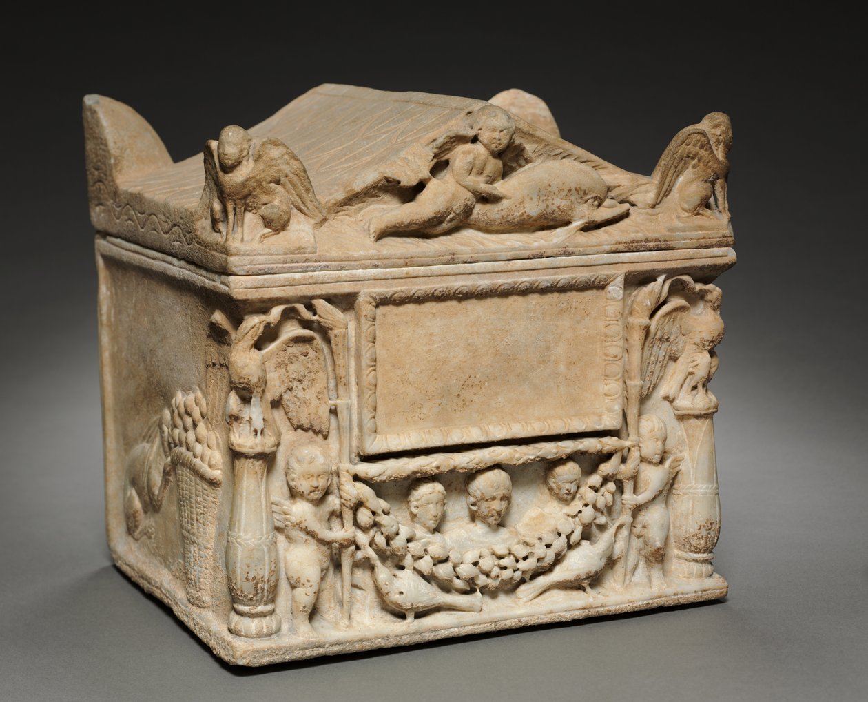 Cinerarium door Roman