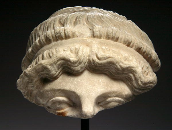 Fragment van een standbeeld door Roman