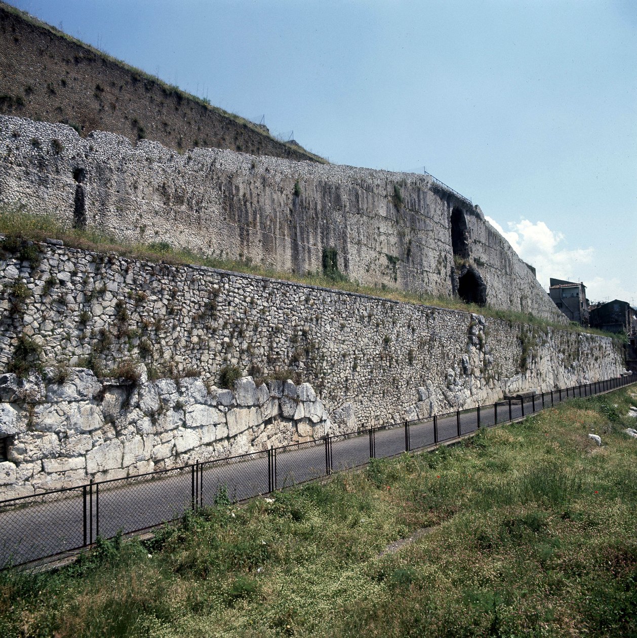 Heiligdom van Fortuna in Palestrina, Lazio door Roman