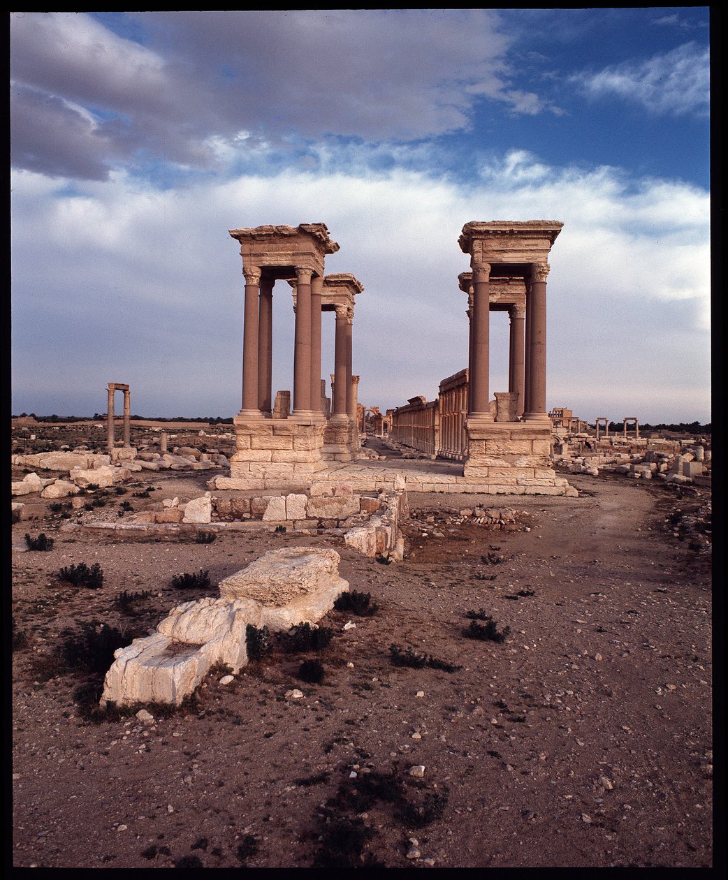 Uitzicht op de Tetrapylon door Roman
