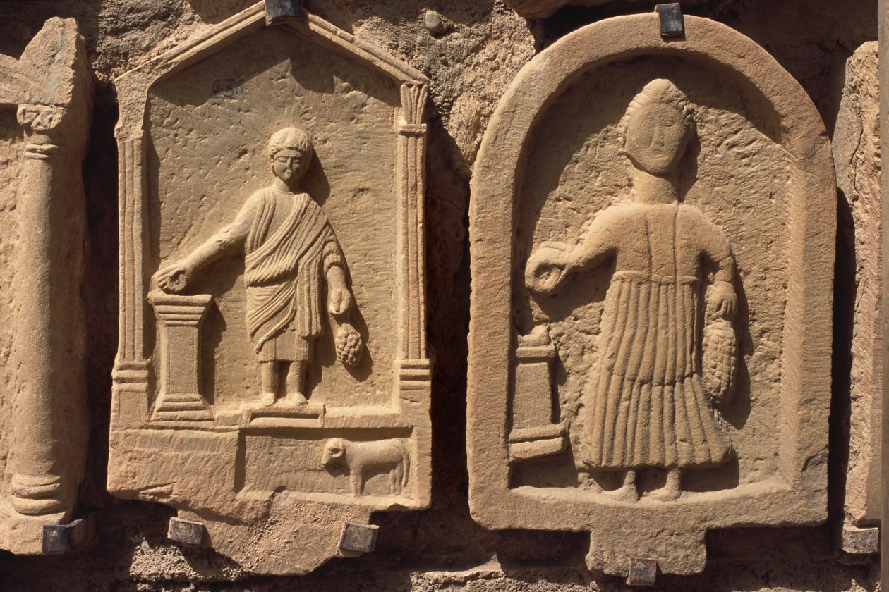Stèles met menselijke figuren door Roman Republican Period