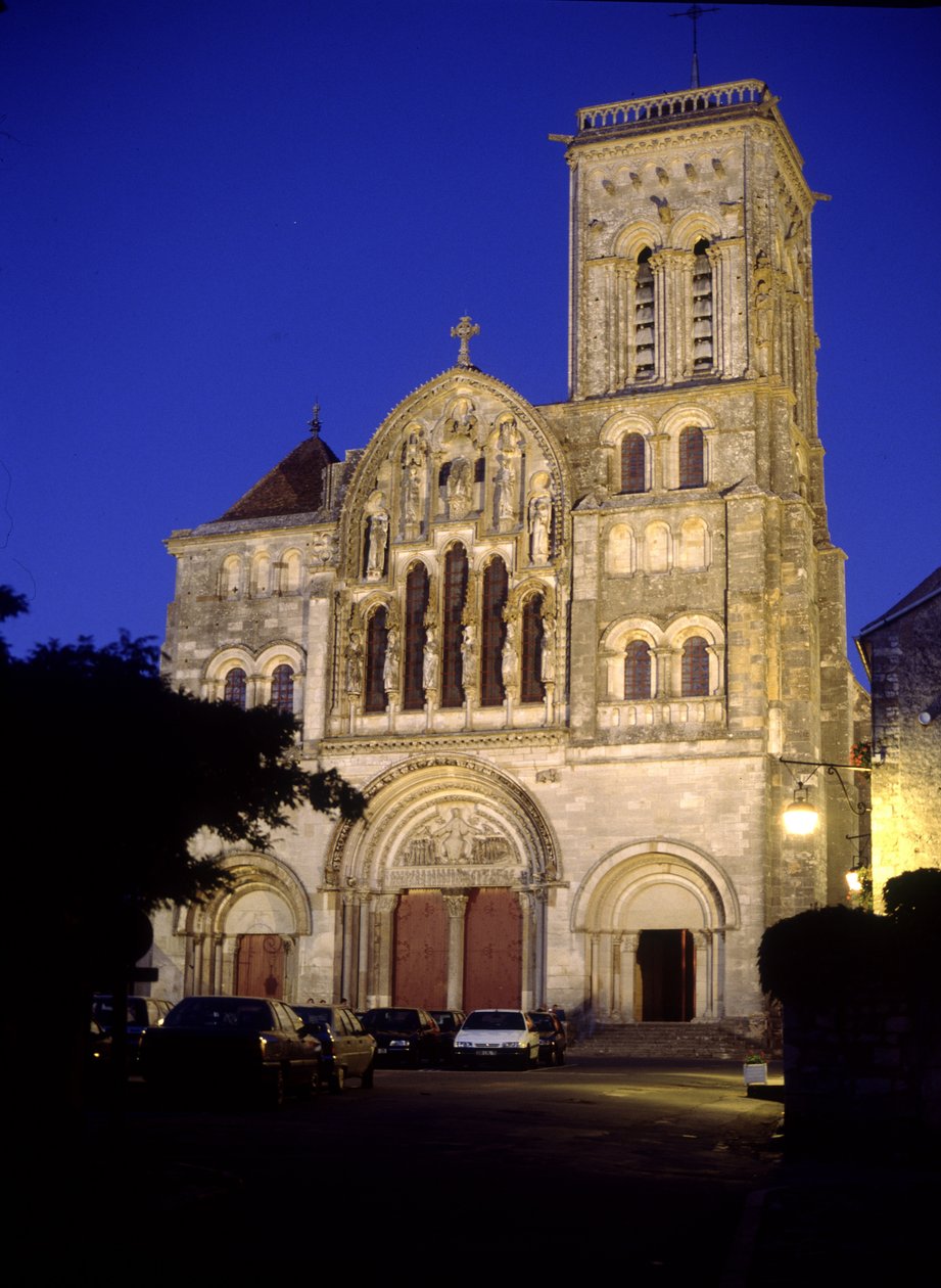 Kathedraal van Vézelay (Yonne 89). door Romanesque