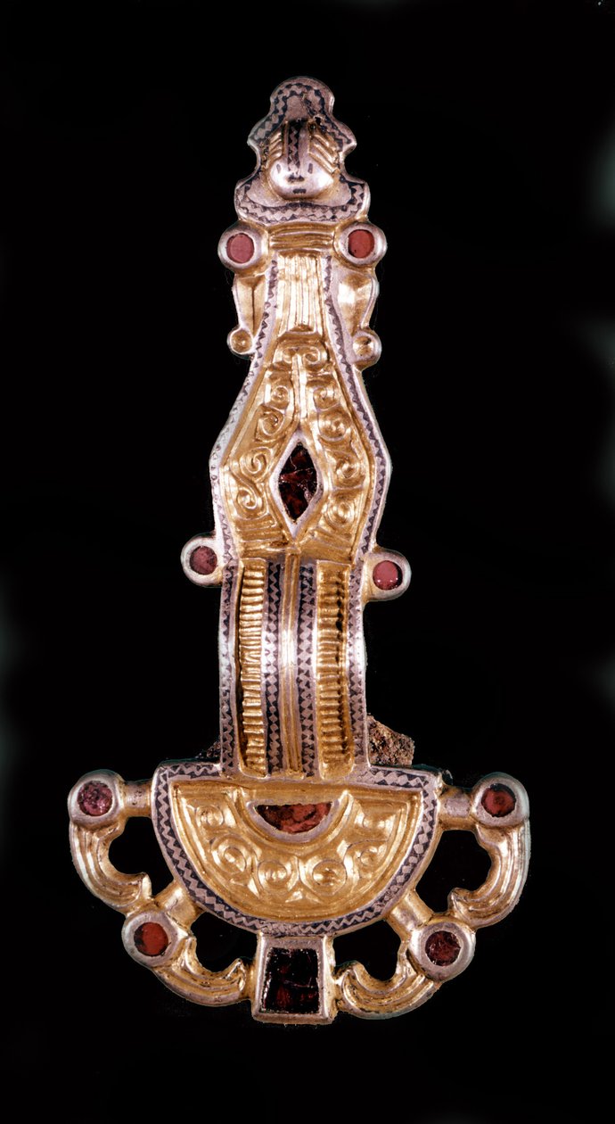 Merovingische fibula. Musée de Saint-Germain en Laye door School Merovingian