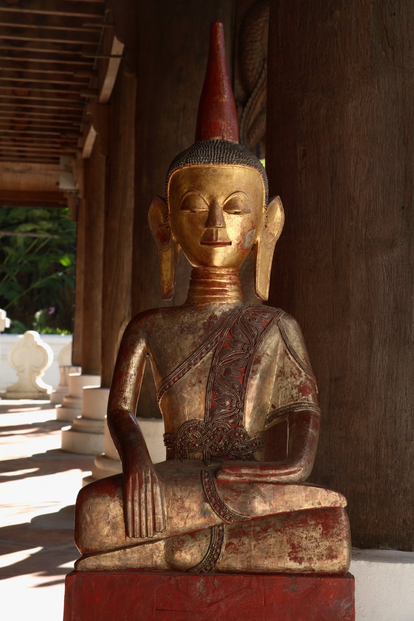 Thai Lu Boeddha (brons) door School Thai