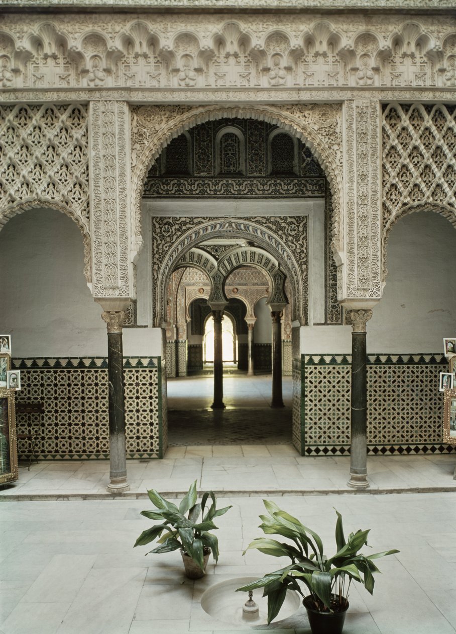 Patio de las Munecas, 12e-14e eeuw door Spanish School