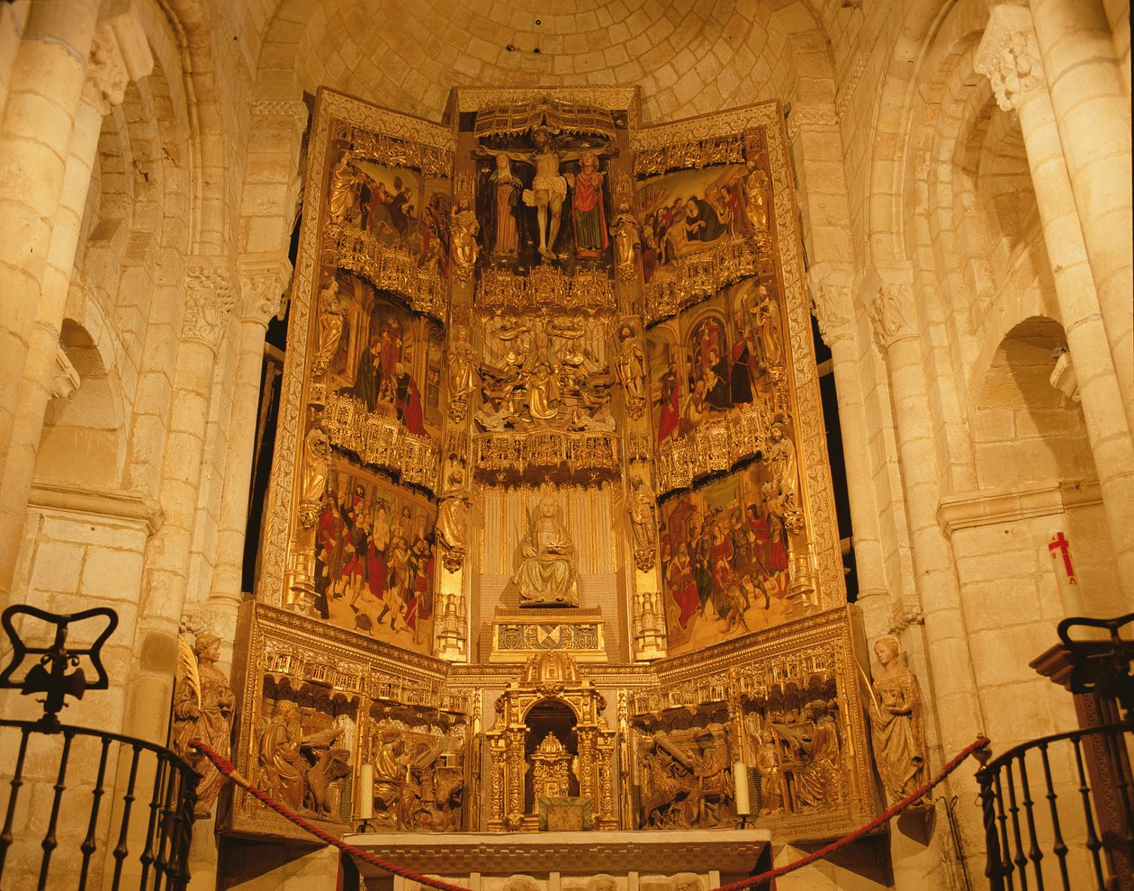 Het altaarstuk in de collegiale kerk door Spanish School