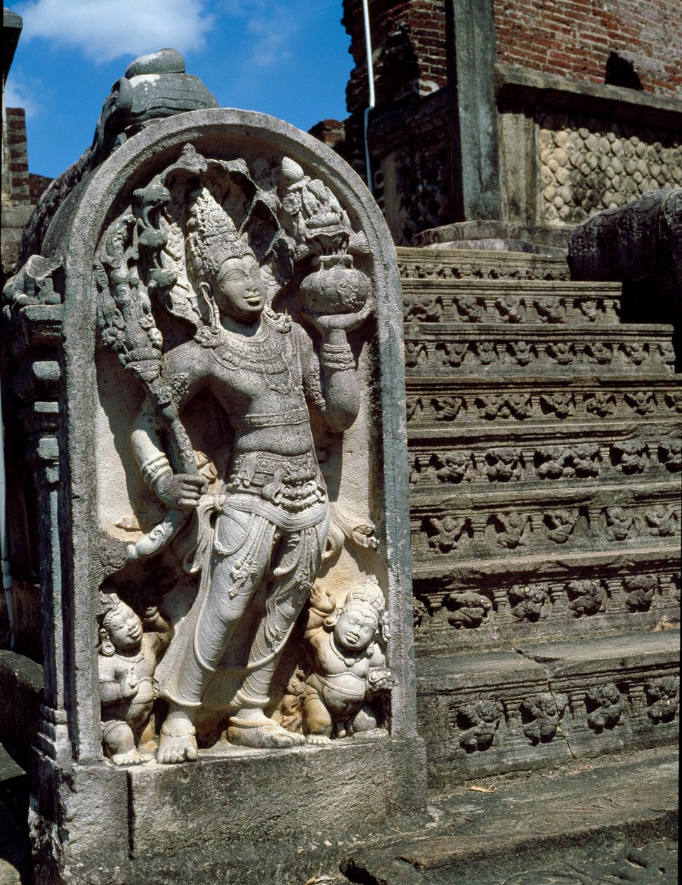 Ingang van de boeddhistische tempel door Sri Lankan