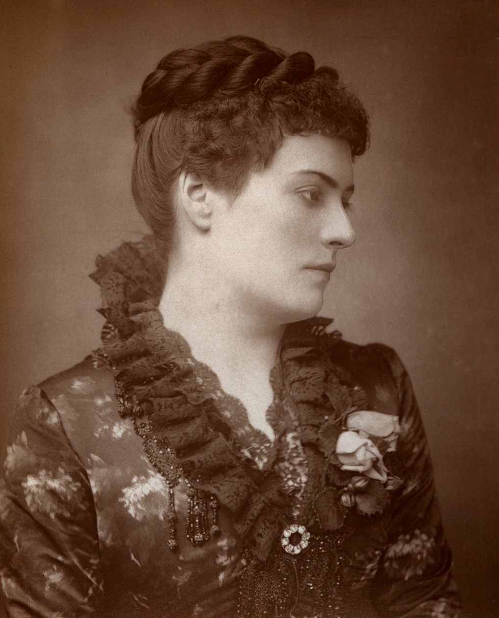 Sophie Eyre, Britse actrice, 1883 door St James