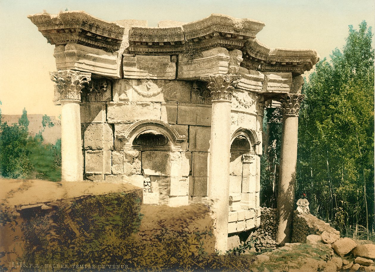 De unieke ronde tempel in Baalbek, bekend als de Tempel van Venus, ca. 1880-1900 door Swiss Photographer