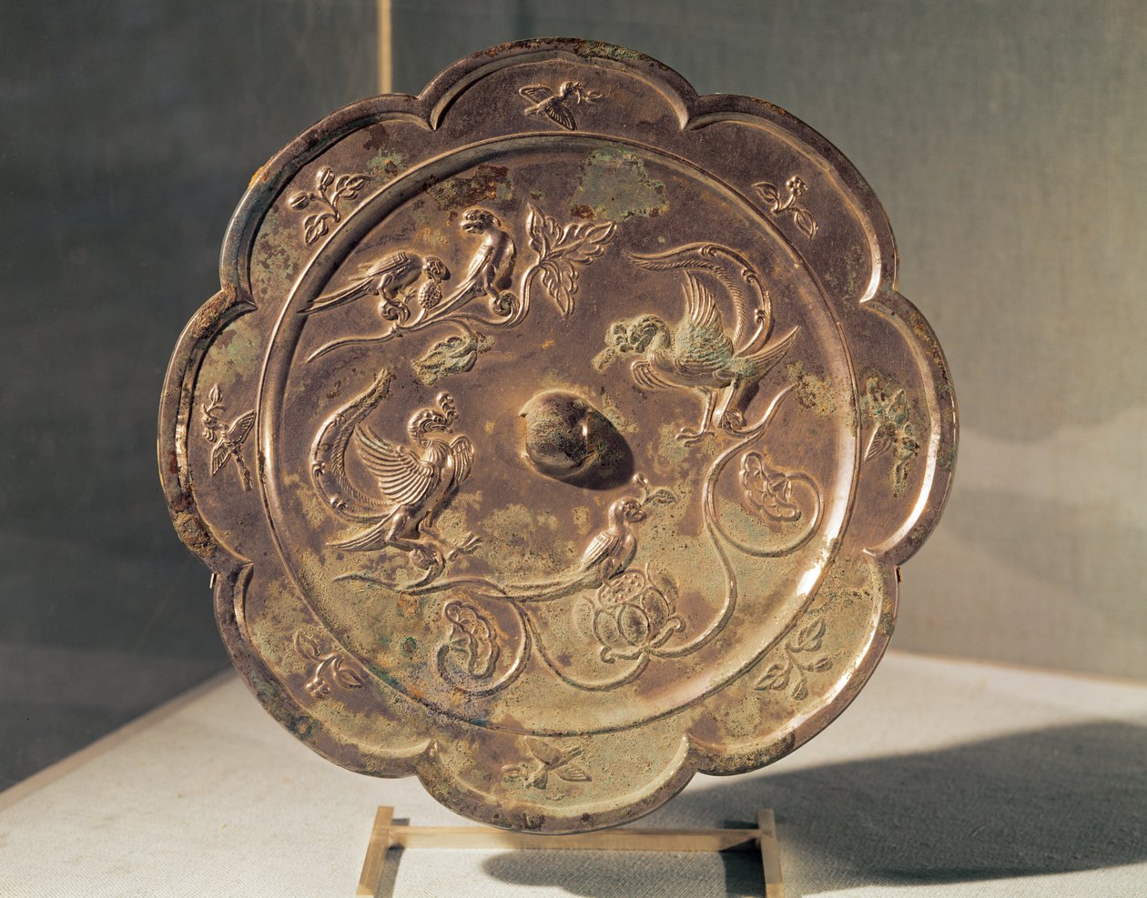 Spiegel, Versierd met Twee Fenghuang (brons) door Tang Dynasty Chinese School
