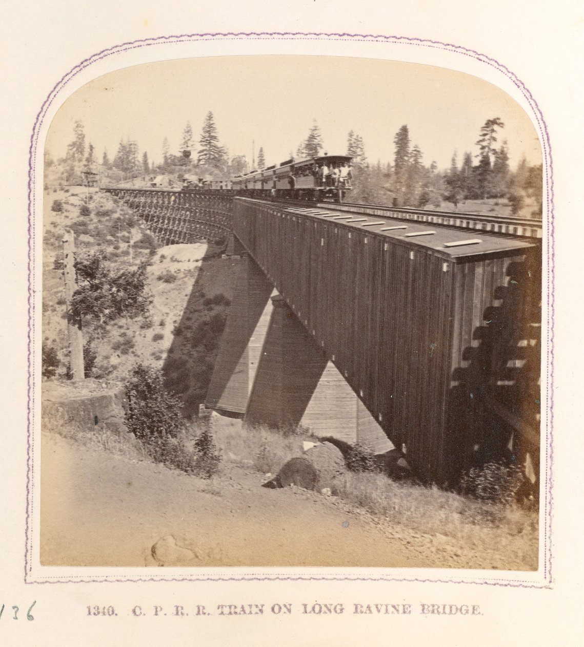 Trein op Long Ravine Bridge door Thomas Houseworth