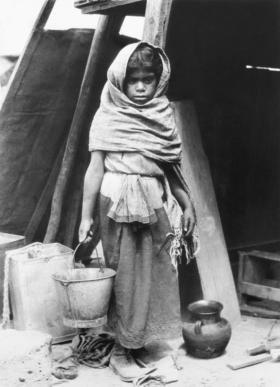 Meisje dat Water Draagt, Mexico, 1927 door Tina Modotti
