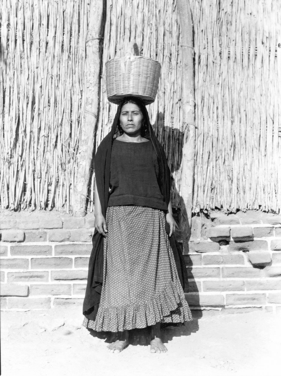 Vrouw in Juchitan, Mexico, 1929 door Tina Modotti