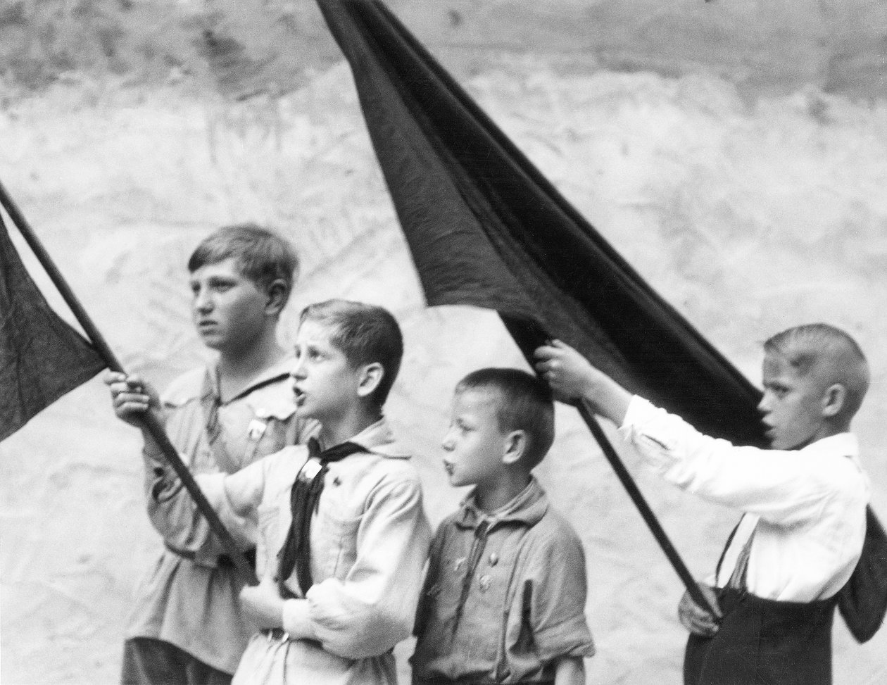 Jonge Pioniers, Berlijn, Duitsland, 1930 door Tina Modotti