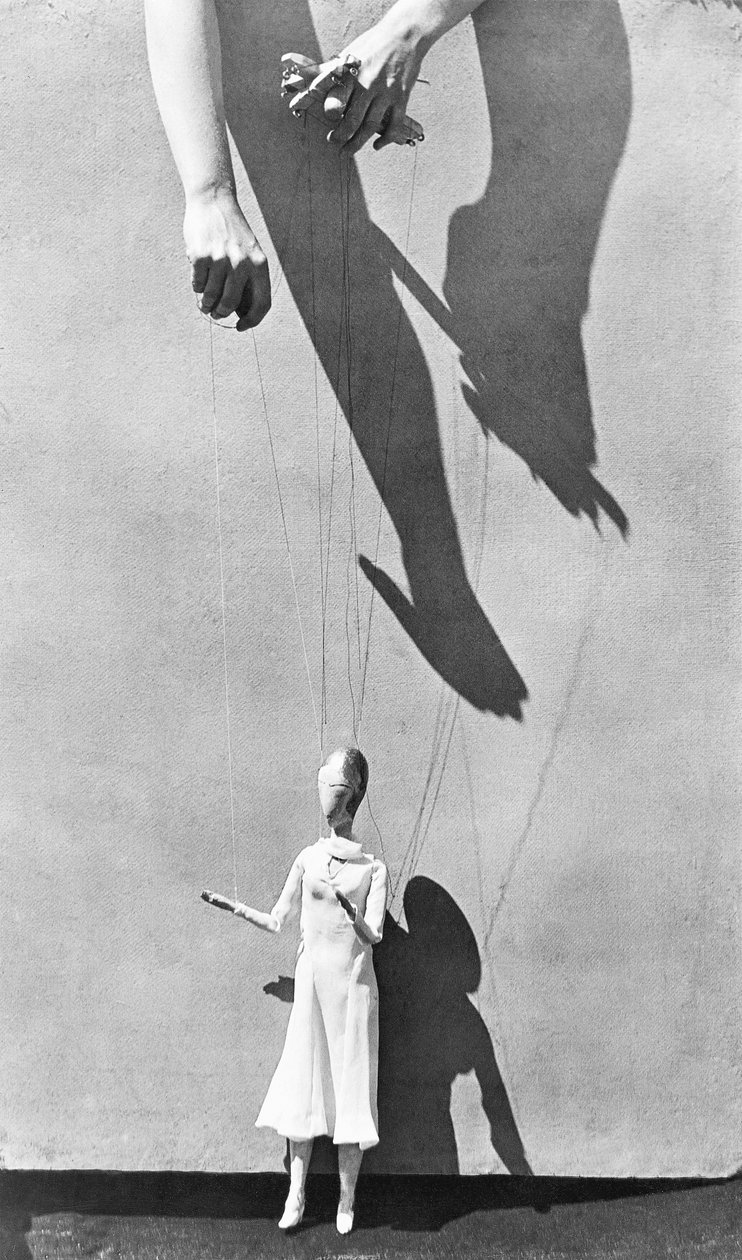 Handen van de poppenspeler, 1929 door Tina Modotti