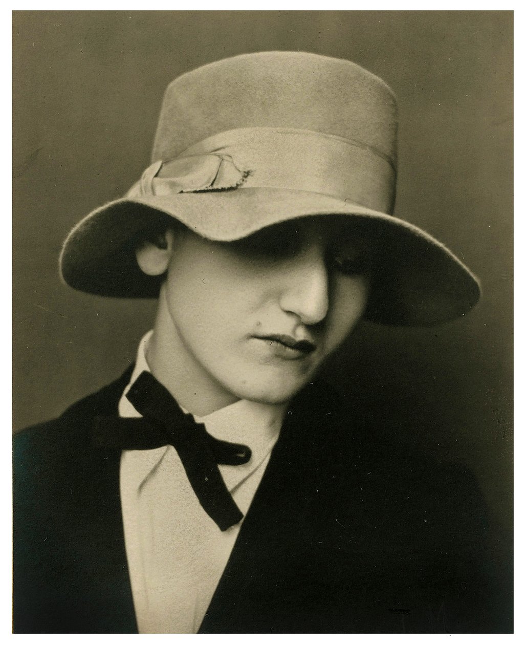 Portret van Anita Brenner, c.1925 door Tina Modotti