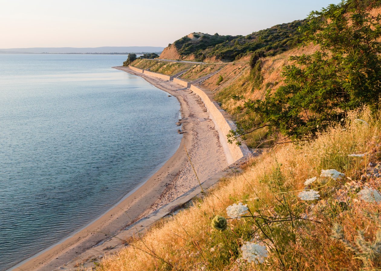 Het strand bij Anzac Cove, noordwaarts kijkend door Unbekannt Unbekannt