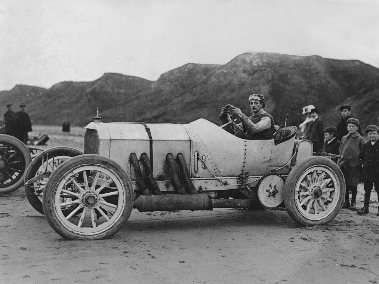 1908 Mercedes, A.W. Tate in Saltburn door Unbekannt