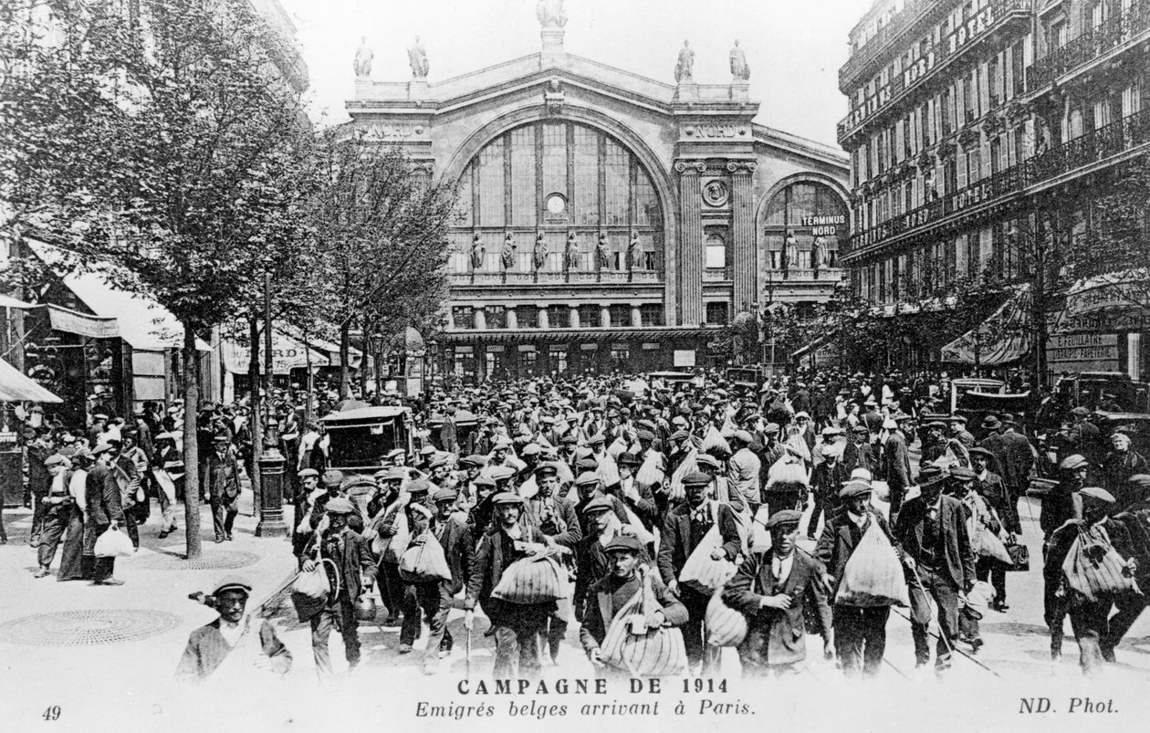 Belgen arriveren in Parijs, 1914 door Unbekannt