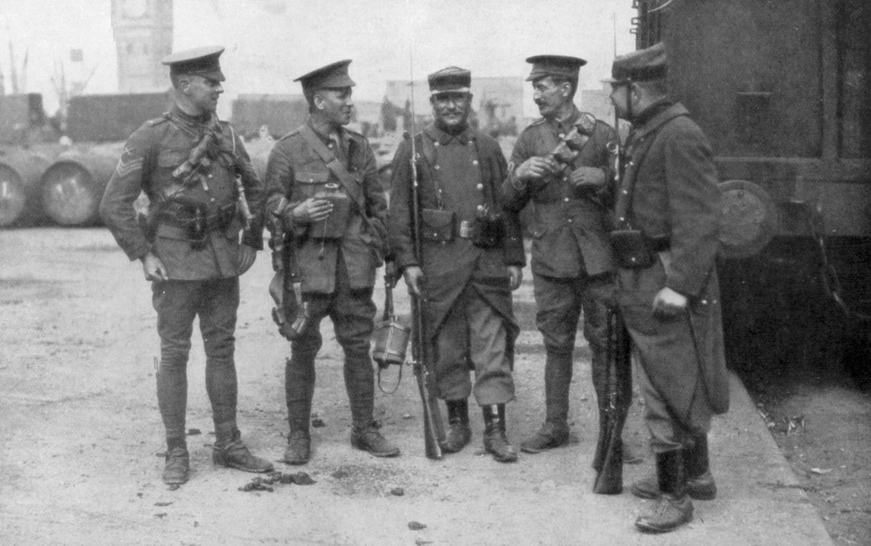 Britse en Franse troepen verbroederen, Frankrijk, augustus 1914 door Unbekannt