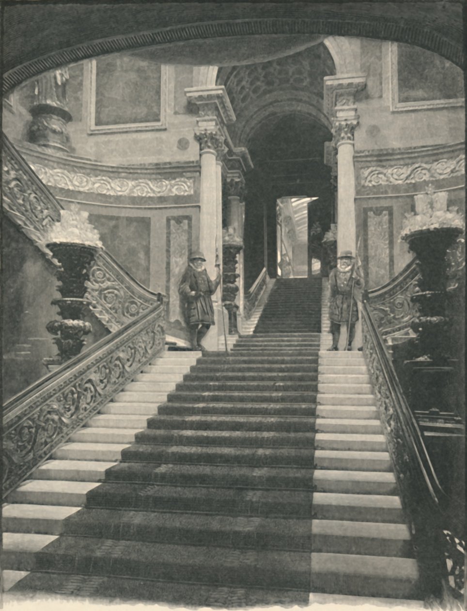Buckingham Palace: De Grote Trap, 1886 door Unbekannt