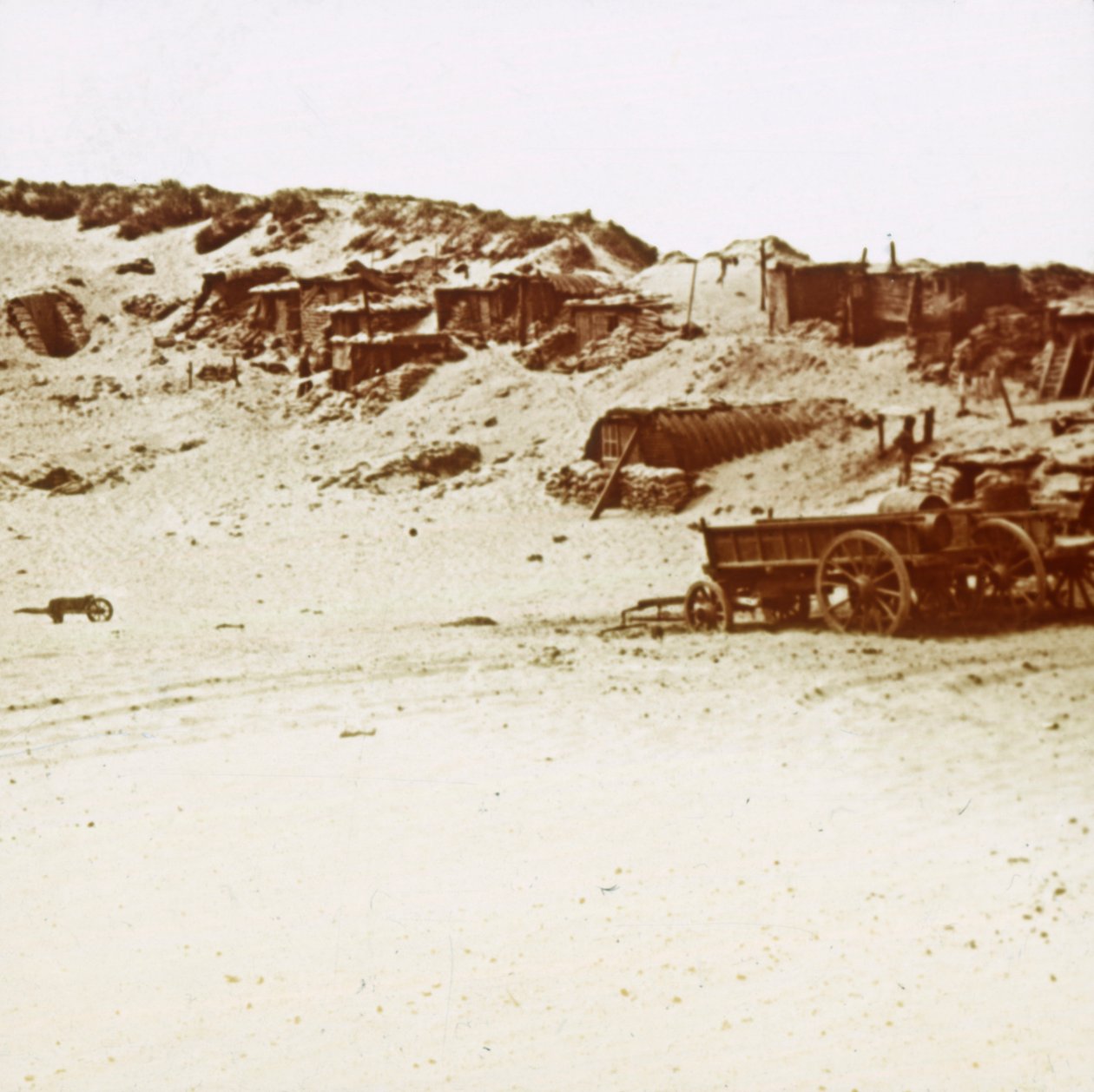Kampement in de duinen, Koksijde, Vlaanderen, België, ca. 1914-1918 door Unbekannt