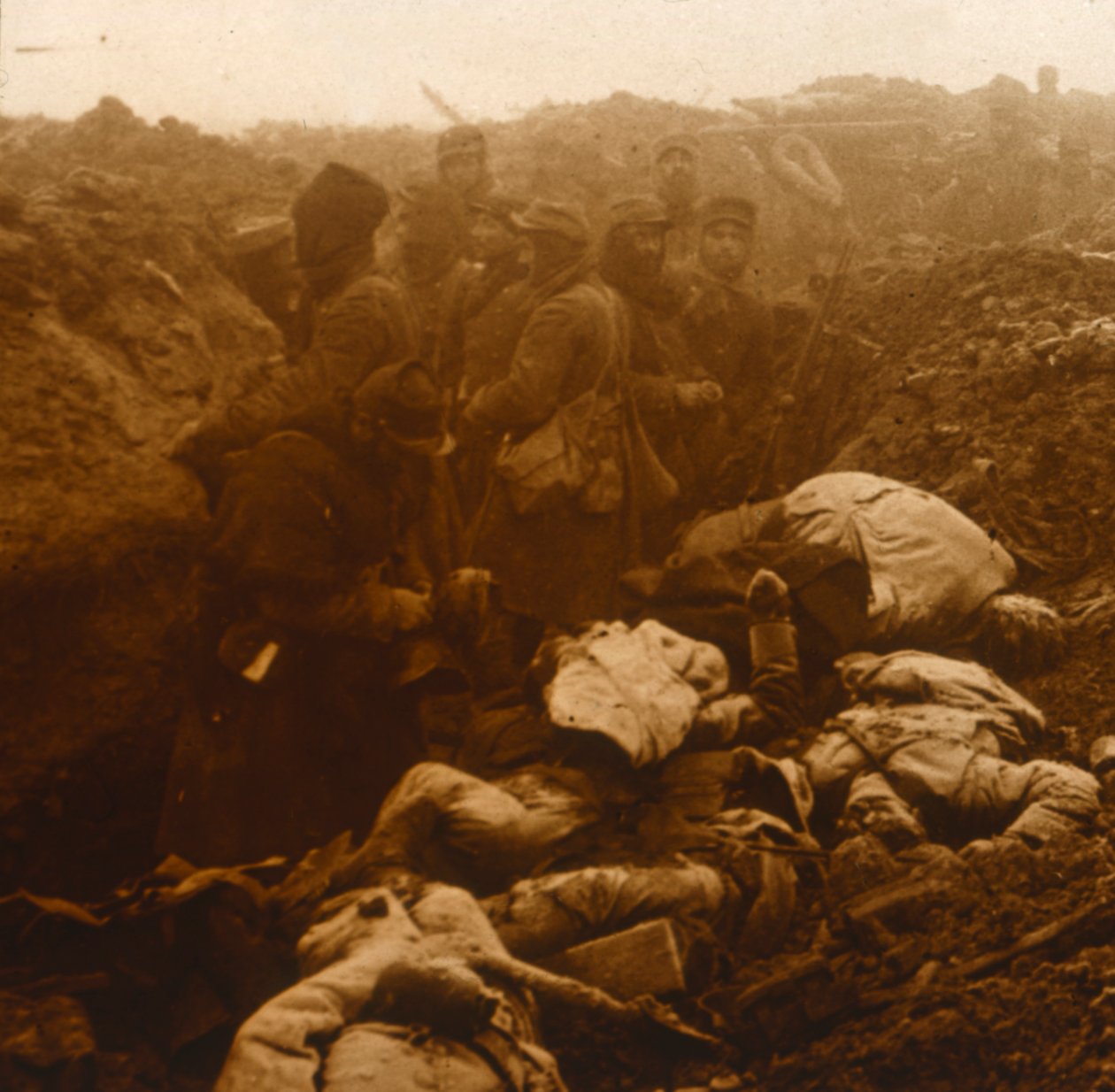 Veroverde loopgraven, Les Éparges, Noord-Frankrijk, ca. 1914-ca. 1918 door Unbekannt