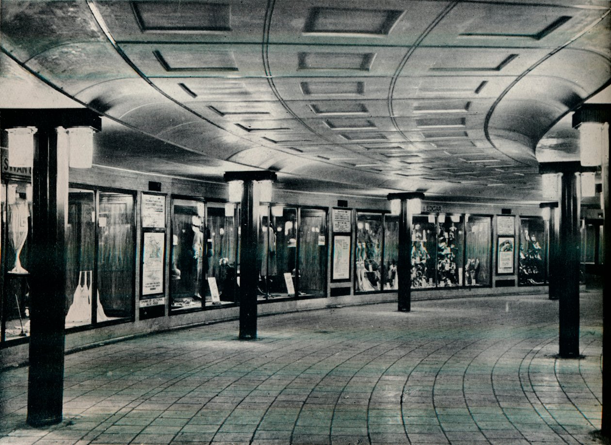 Circulatiegebied van Piccadilly Circus Station, 1929 door Unbekannt