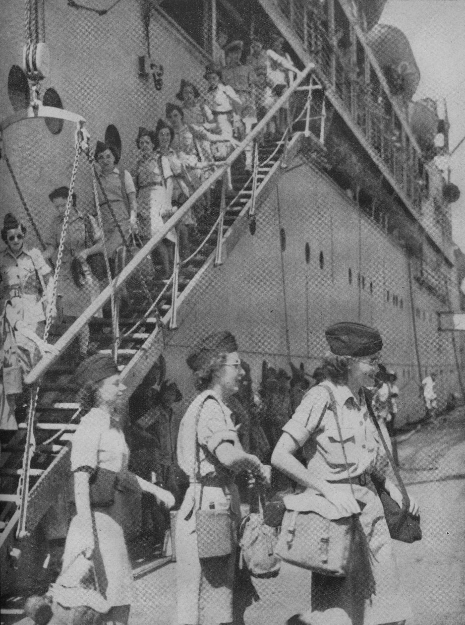Aan land gaan in Singapore, 1945 door Unbekannt