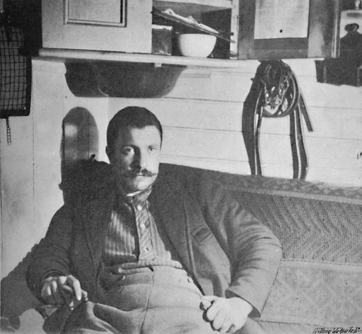 Dr. Blessing in zijn Hut, 1893-1896, 1897 door Unbekannt