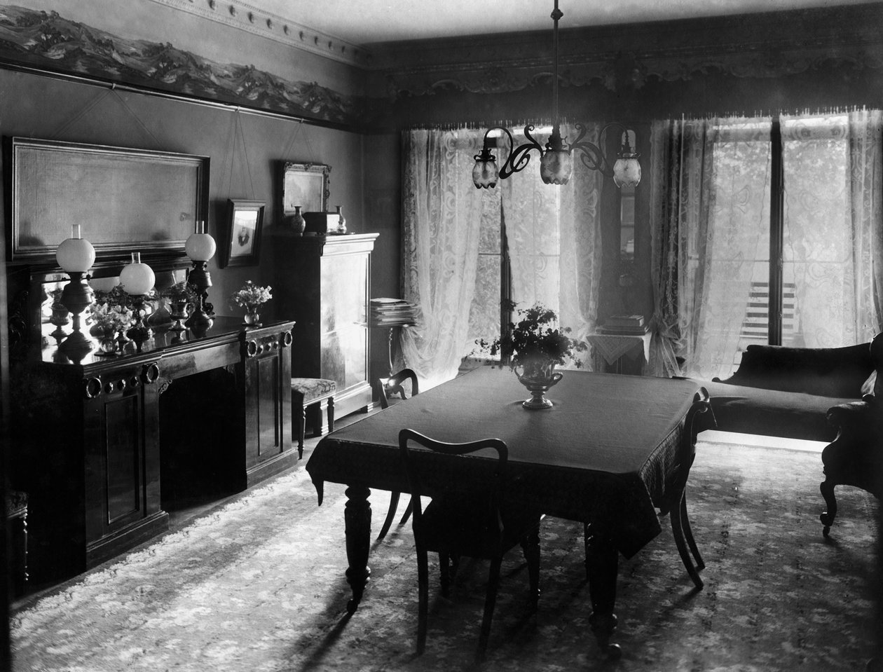 Edwardiaanse eetkamer, 1909 door Unbekannt