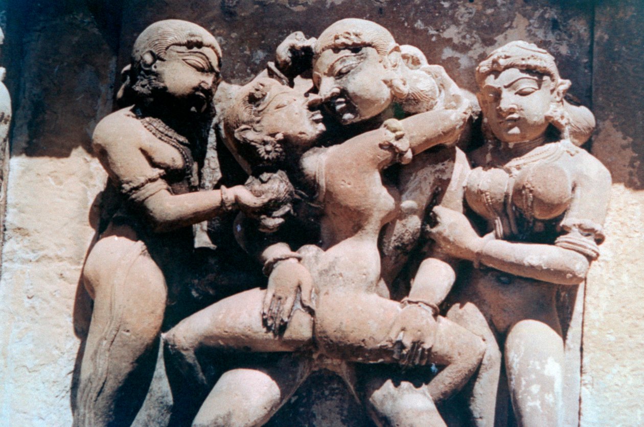 Erotisch Beeldhouwwerk, Khajuraho, India door Unbekannt