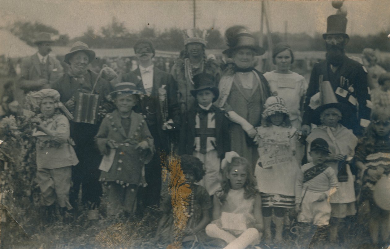Verkleedwedstrijd, c1900 door Unbekannt