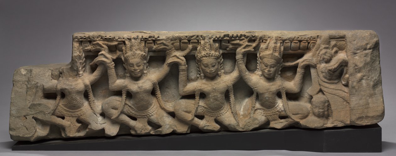 Fries met Apsaras, late 1100s door Unbekannt