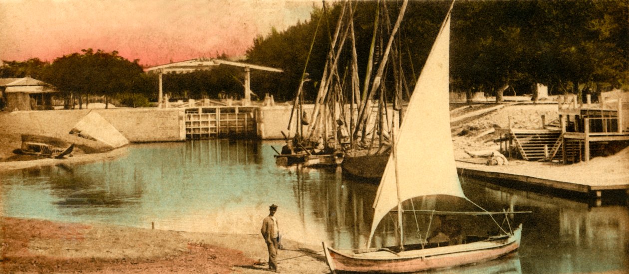 Ismailia - De sluis naar beneden, c1918-c1939 door Unbekannt