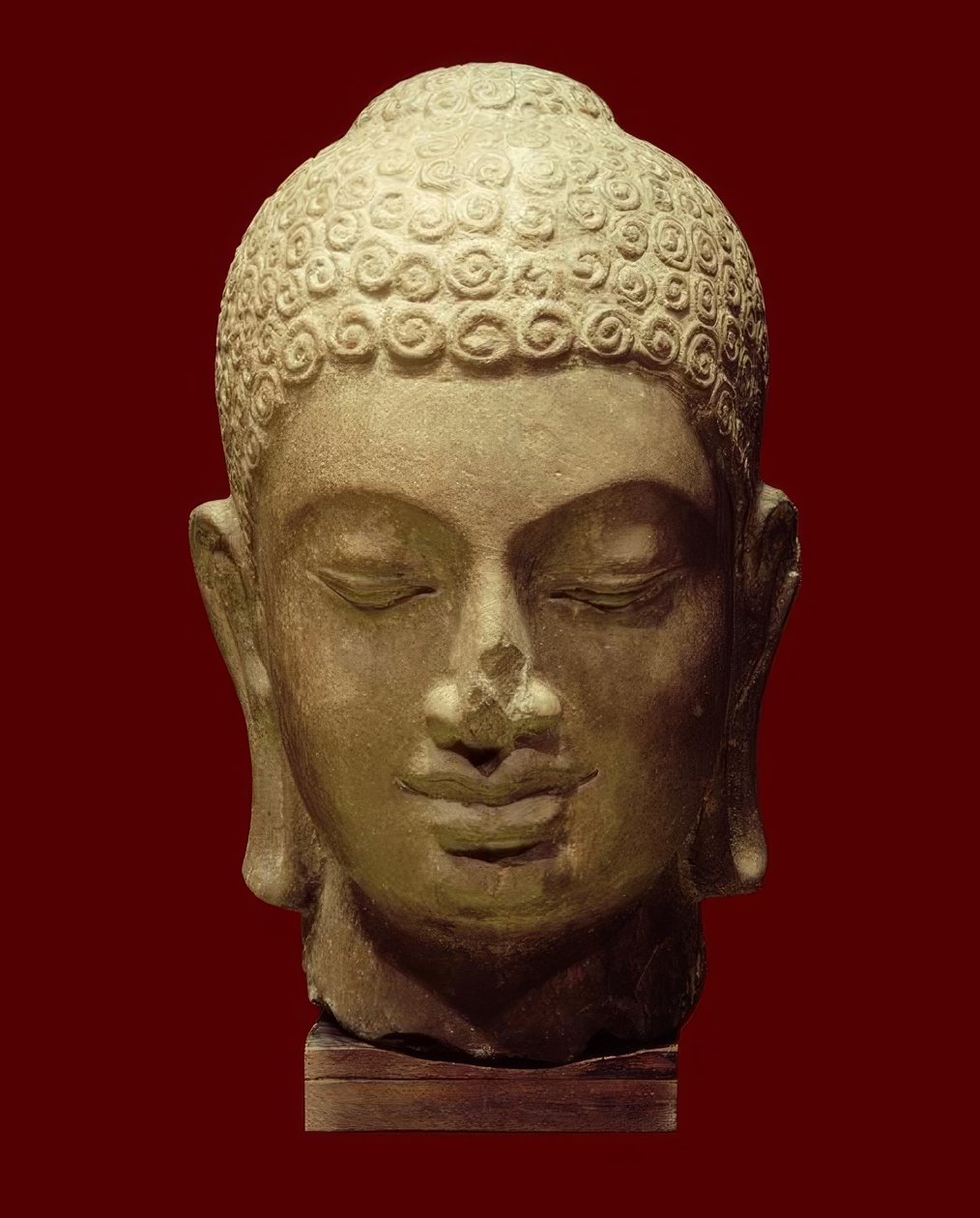 Hoofd van een Boeddha Cambodjaans, Pre-Angkor Periode, 7e eeuw door Unbekannt