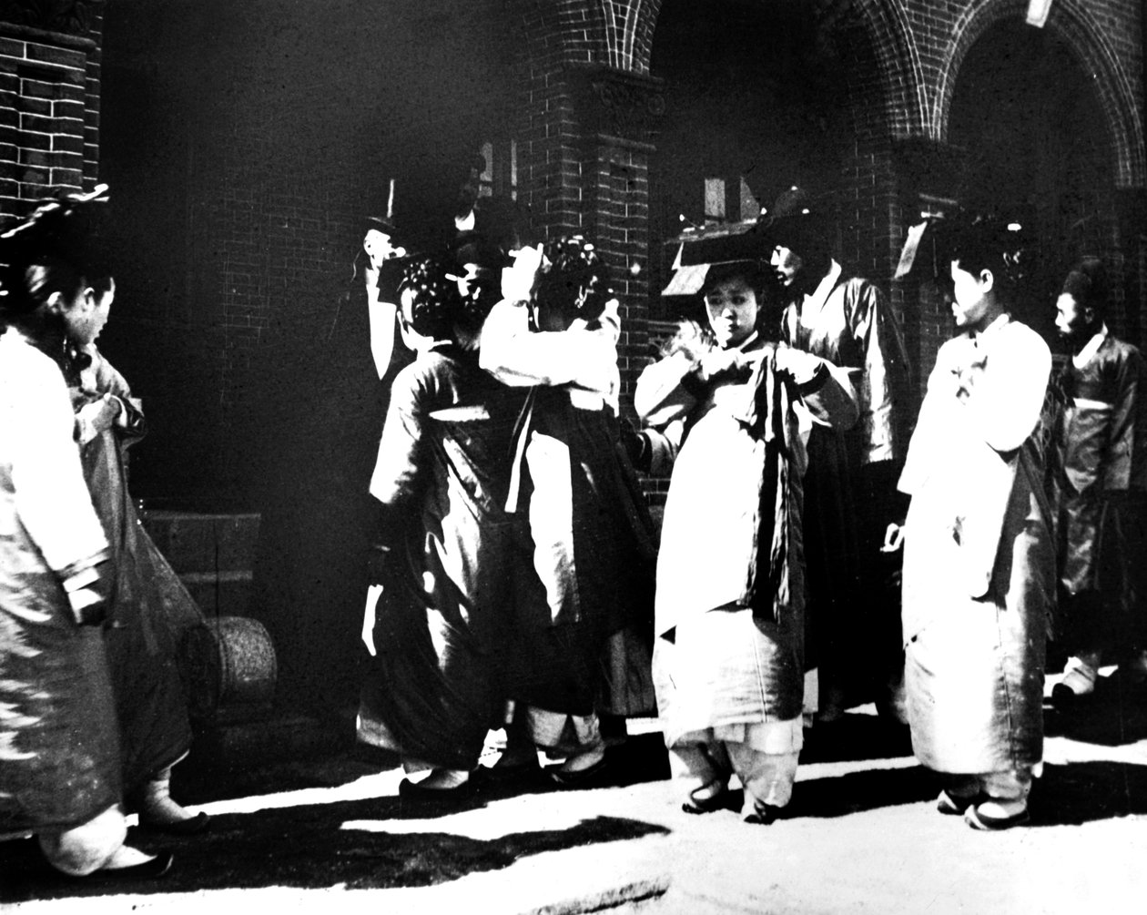 Koreaanse meisjes, 1900 door Unbekannt