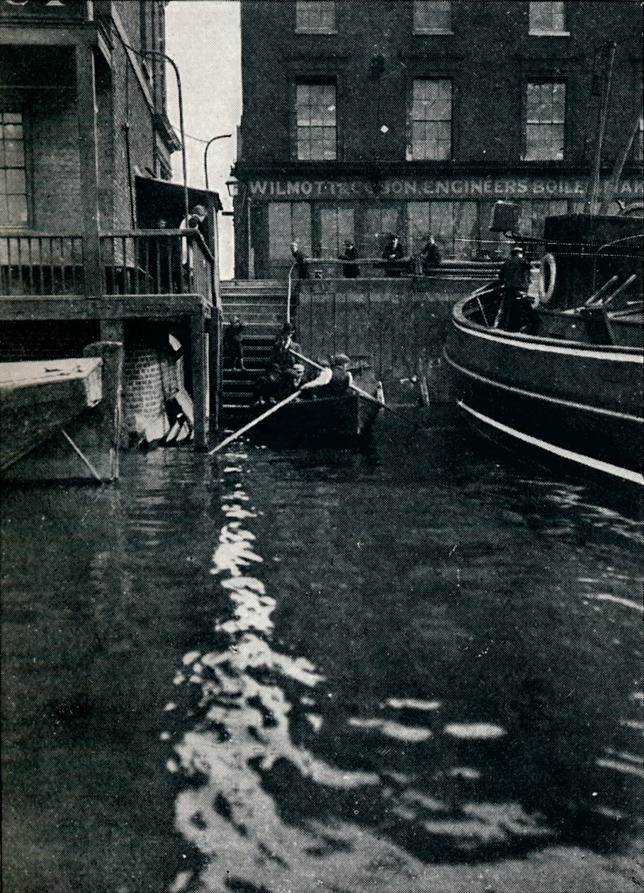 Vertrek van Battle Bridge Stairs, Londen, c1900 1901 door Unbekannt