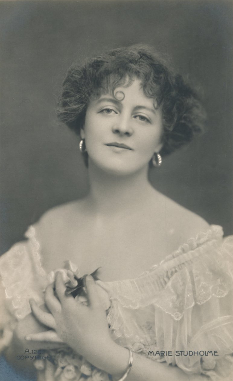 Miss Marie Studholme, 1872-1930, ca. 1930 door Unbekannt