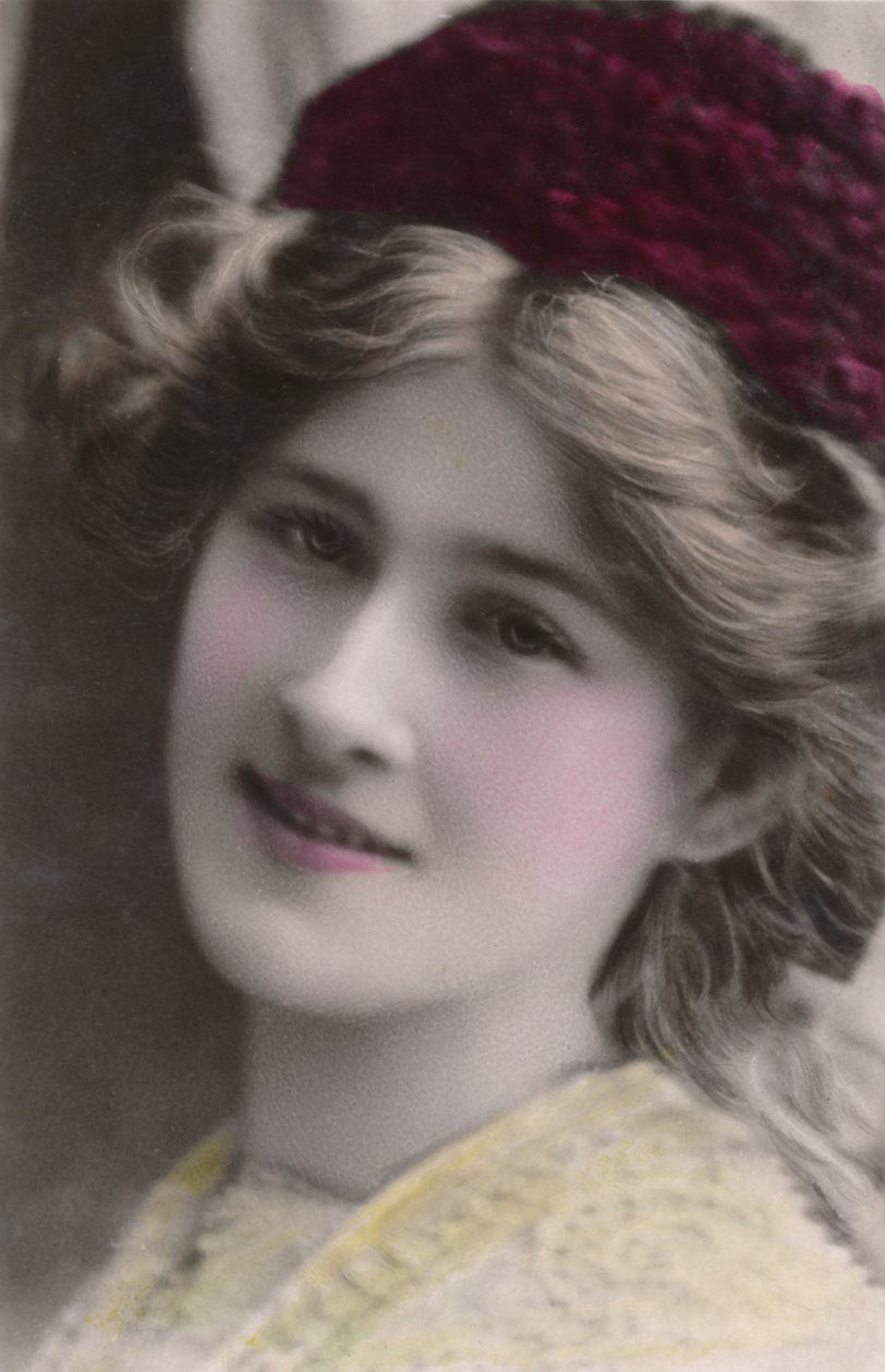 Miss Phyllis Dare, 1890-1975, ca. 1930 door Unbekannt