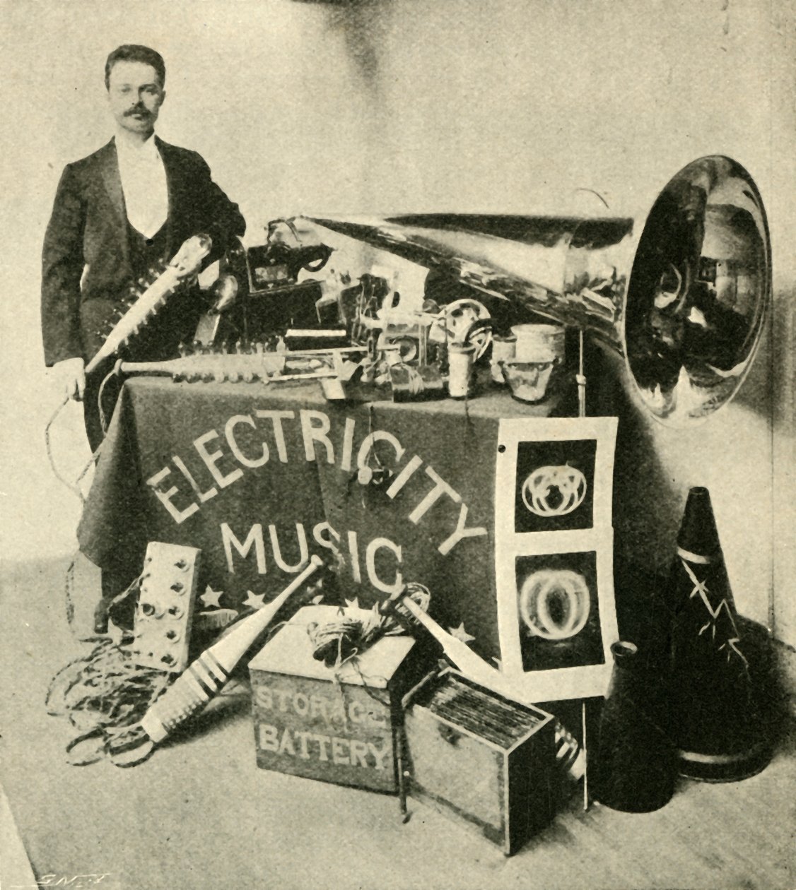 Mr. Patterson en zijn apparaat, 1900 door Unbekannt