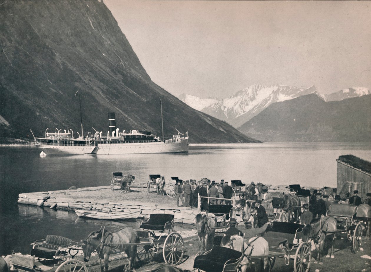 Oie, Hjorundfjord door Unbekannt