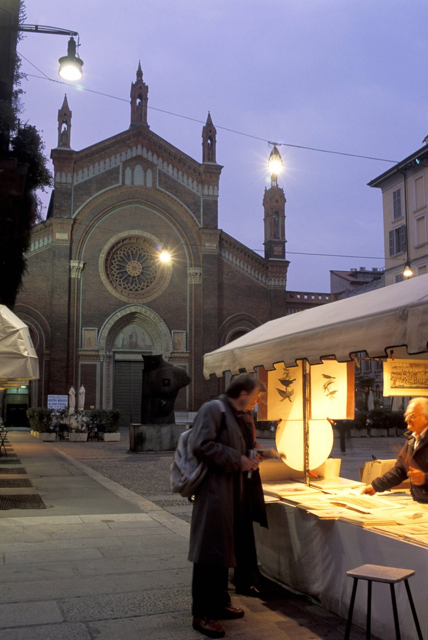 Piazza del Carmine bij nacht, Milaan, Lombardije, Italië door Unbekannt