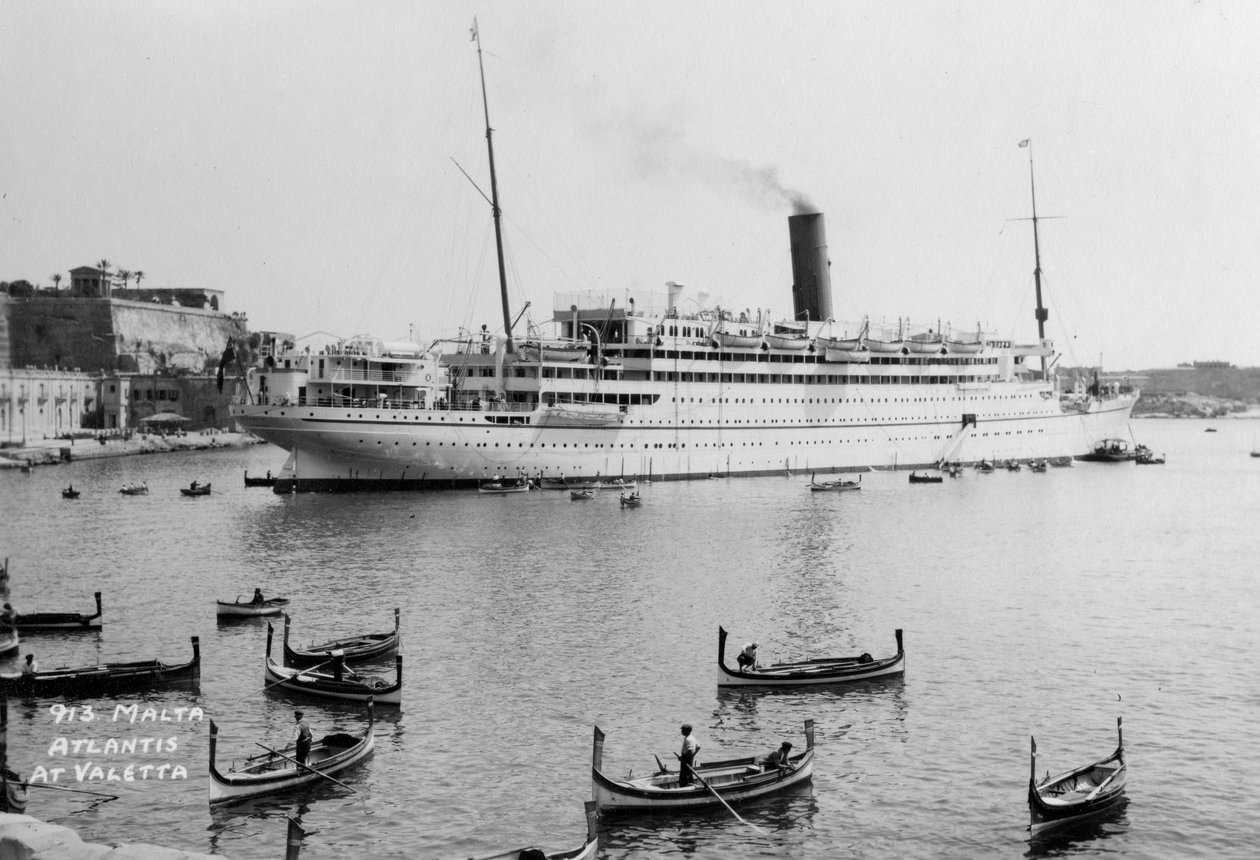 RMS Atlantis, Valetta, Malta, ca. 1929-1939 door Unbekannt