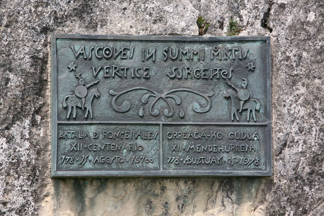 Roncesvalles slagmonument, Roncevaux, Spanje door Unbekannt